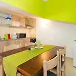 Patricija-apartmani דירה *