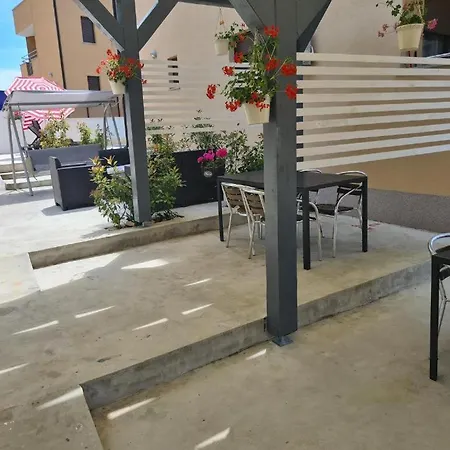 Patricija-apartmani Daire *